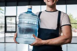 How much does 4 gallons of water weigh