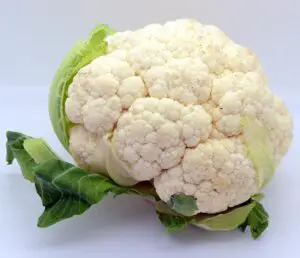 How much does a head of cauliflower weigh