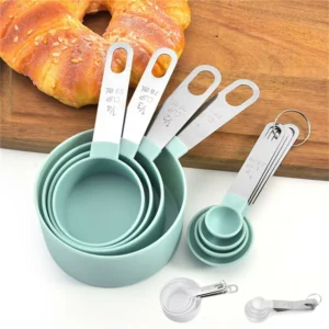 Measuring cups for baking